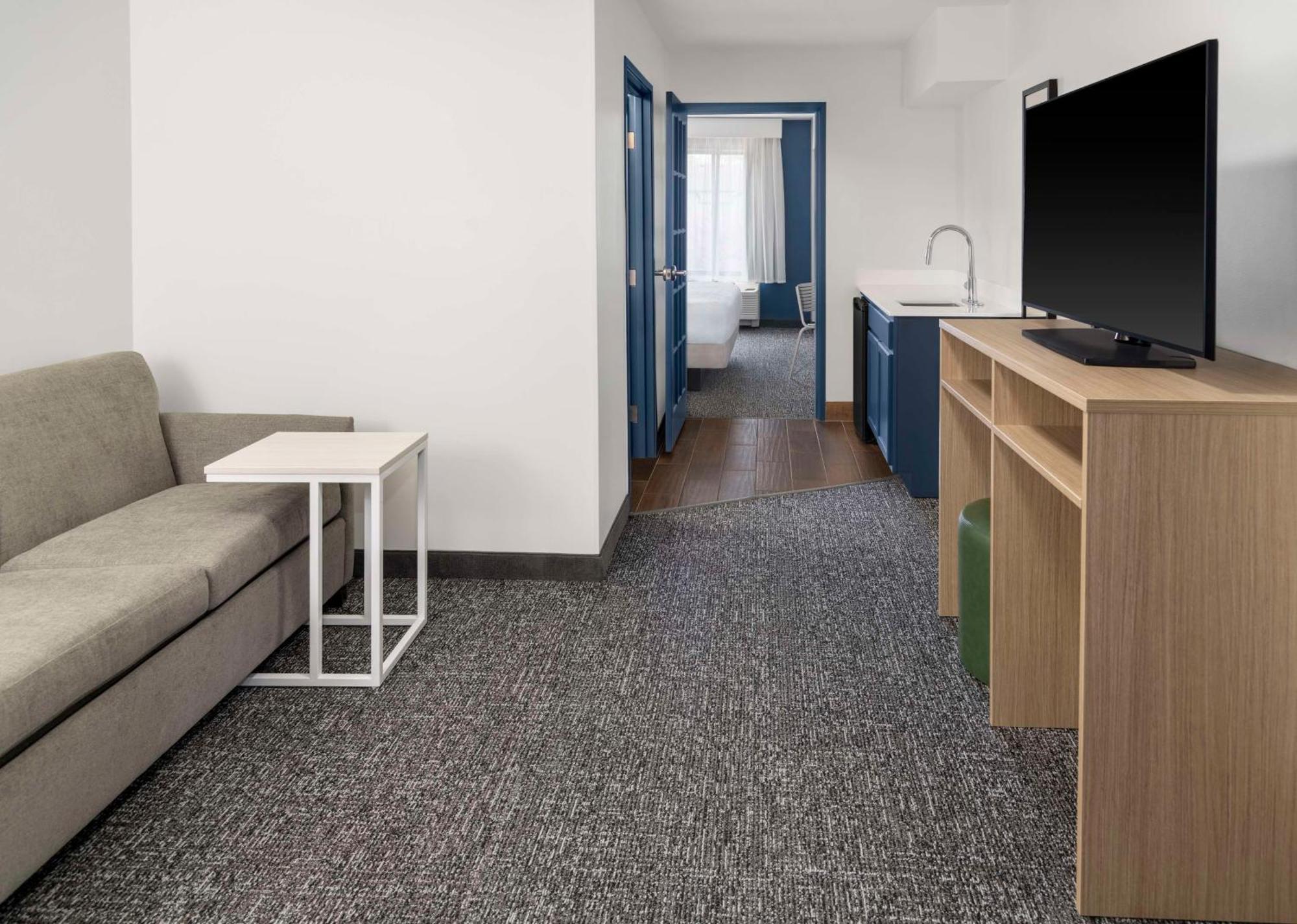 Spark By Hilton Lansing Εξωτερικό φωτογραφία